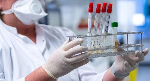 На сегодняшний день официально в Украине подтверждены 2 случая заражения дельта-штаммом ковида
